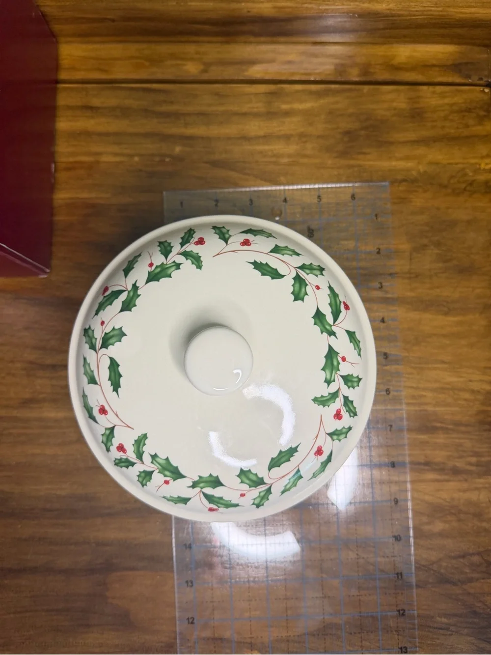 Lenox Holiday Holly Covered Casserole Dish - White, Green, Red